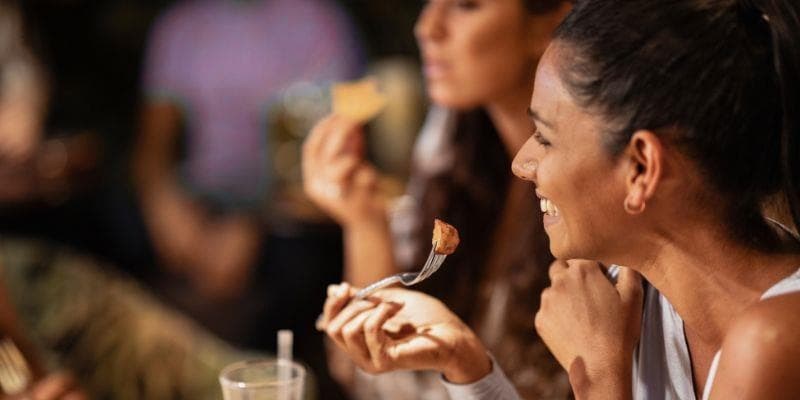 ¿Por qué algunos alimentos nos hacen más felices?