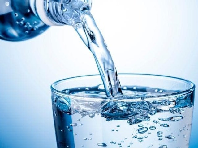 ¿Por qué es tan importante el agua para nuestro organismo?